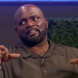 Legendary Linebacker Lawrence Taylor Holds Upstate New York Autograph Signing November 12th