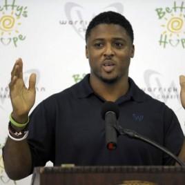 Former NFL Star Warrick Dunn Speaks at United Way Fundraiser on August 30th