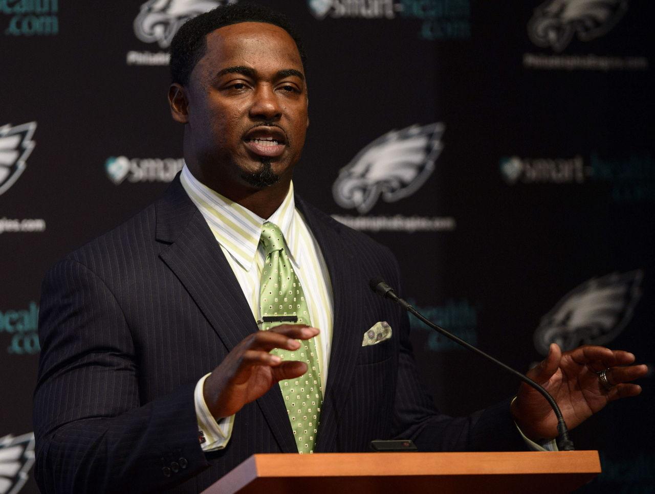 Philadelphia Eagles Great Brian Dawkins Shares Motivational Message with Phillies Players