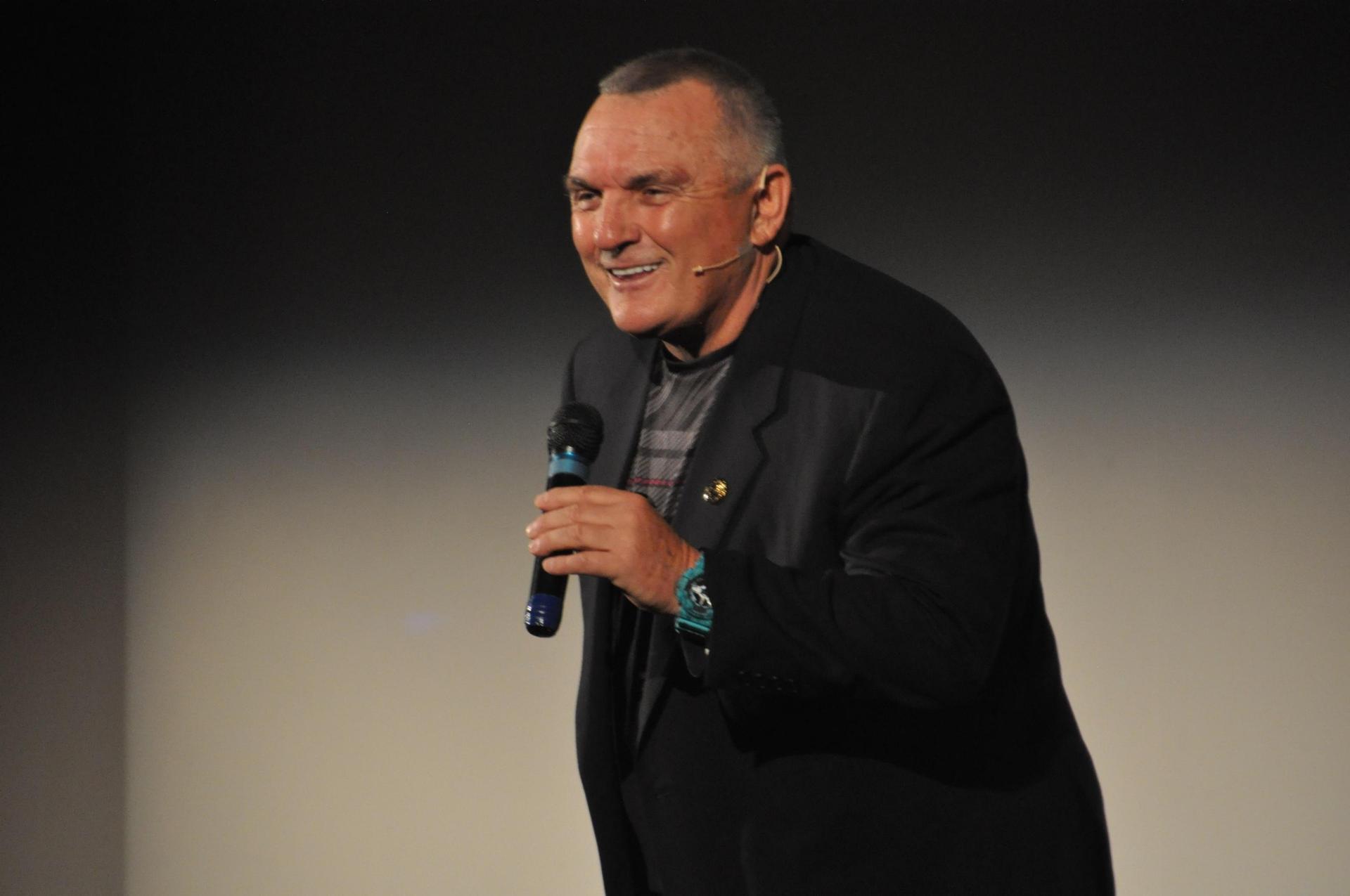Top Sports Motivational Speaker Rudy Ruettiger Turns to Zoom Virtual Meetings