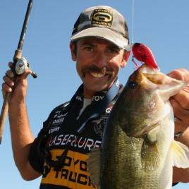 Champion Fisherman Mike Iaconelli Makes Appearance at the Great American Outdoor Show