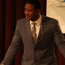 Former NFL Player Ray McElroy Keynotes Community Leaders Breakfast