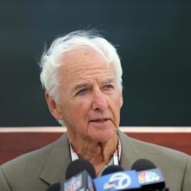Former NFL Head Coach George Seifert Speaks at Santa Rosa Junior College Football Fundraiser