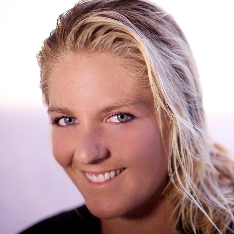 Stephanie Gilmore - Professional Sports Motivational Speaker