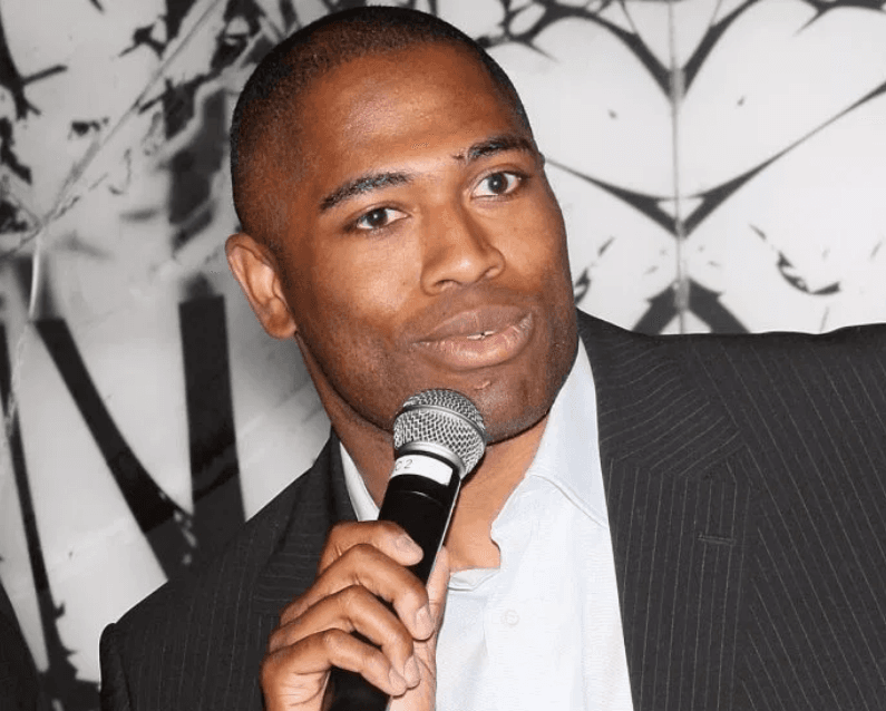 Shaun Alexander - Professional Sports Motivational Speaker