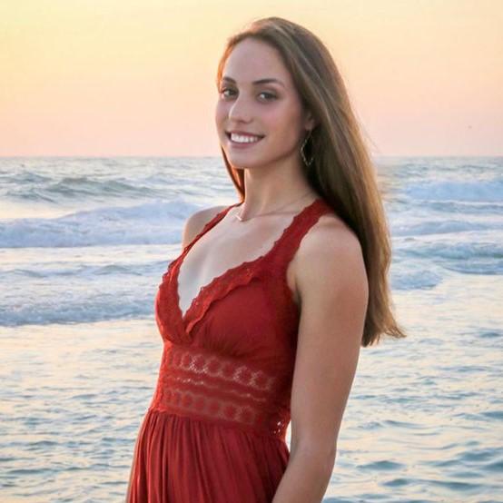 Emma Weyant - Professional Sports Motivational Speaker