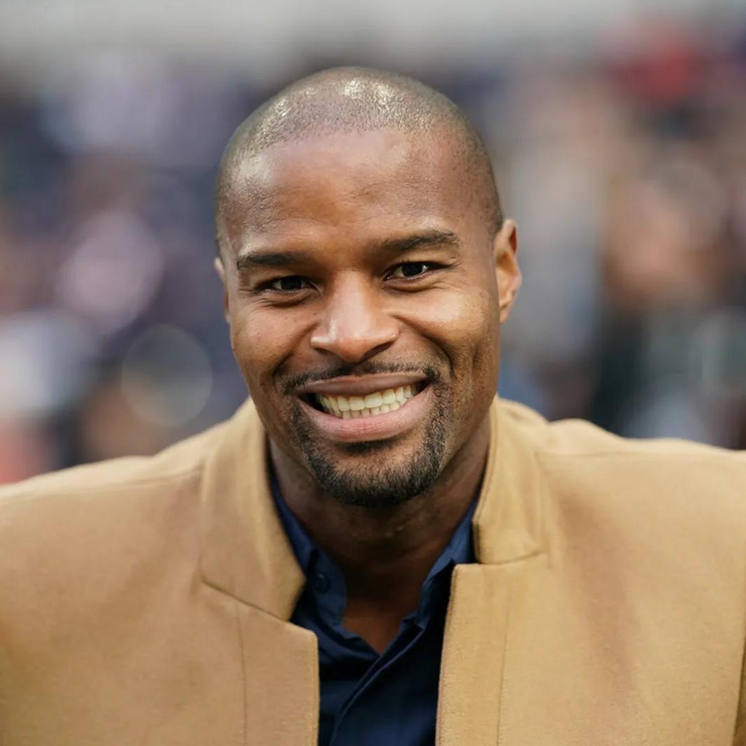 Osi Umenyiora - Professional Sports Motivational Speaker