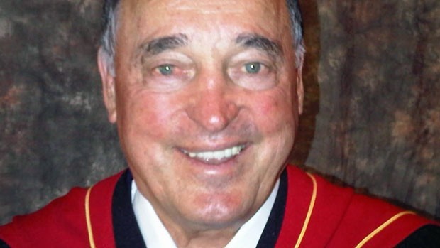 Frank Mahovlich - Professional Sports Motivational Speaker