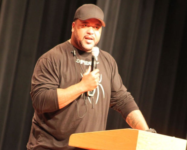 Gilbert Brown - Professional Sports Motivational Speaker