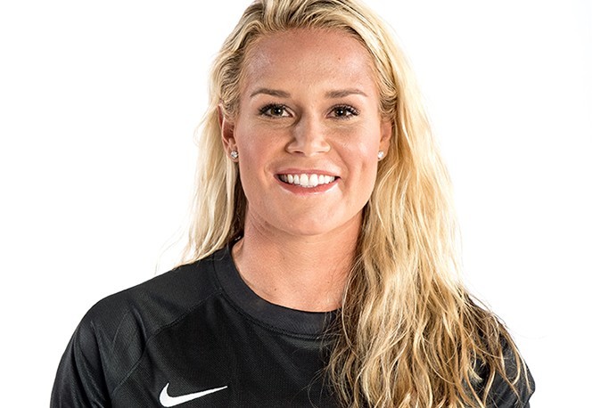 Ashlyn Harris - Professional Sports Motivational Speaker