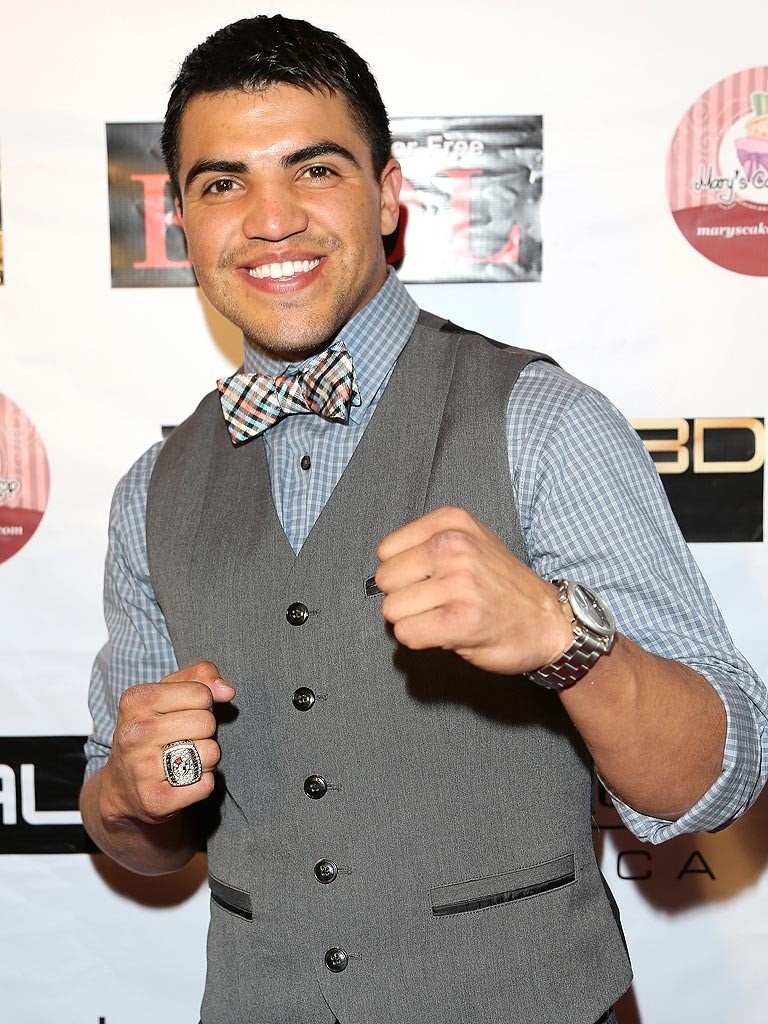 Victor Ortiz - Motivational Sports Speaker