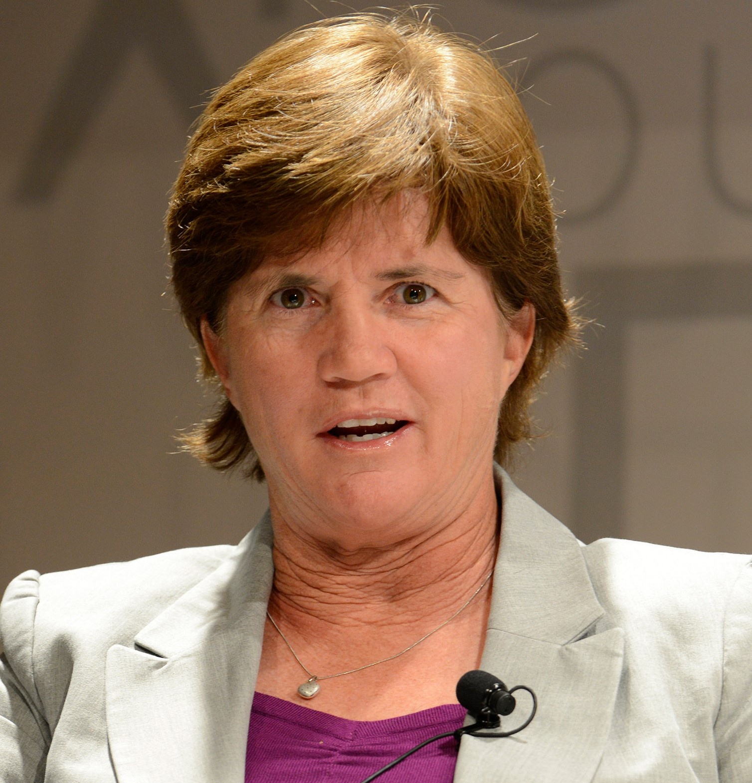 April Heinrichs - Motivational Sports Speaker