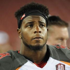 Tampa Bay Buccaneers Standout Linebacker Kwon Alexander Holds Youth Camp in Hometown