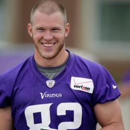 Vikings All-Pro Tight End Kyle Rudolph Hosts Minnesota Youth Football Camp