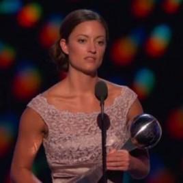 Top-Ranked Paraswimmer Elizabeth Marks Receives the Pat Tillman Award for Service at the ESPYs
