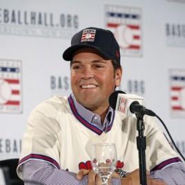 New Hall of Famer Mike Piazza Holds Autograph Signing Saturday at National Sports Collectors Convention