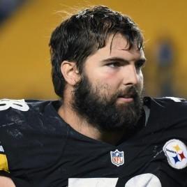 Pittsburgh Steelers Offensive Lineman Alejandro Villanueva Appears in Commercial for USAA