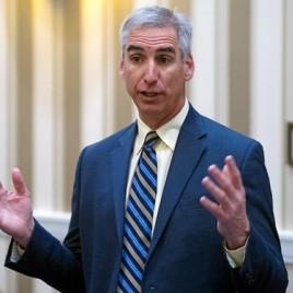 NCAA Executive Oliver Luck Speaks at Evansville Downtown Quarterback Club