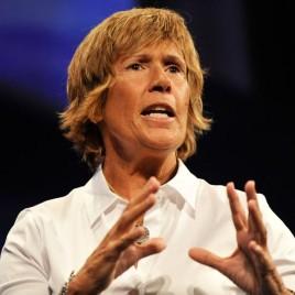 Long Distance Swimmer Diana Nyad Speaks at Inman Connect New York