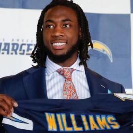 New Los Angeles Chargers Wide Receiver Mike Williams Holds Autograph Signing Back in South Carolina
