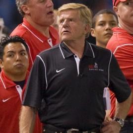 Former Football Coach Jerry Glanville Speaks at Morristown East Team Banquet