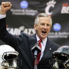 Former Auburn Head Coach Tommy Tuberville Kicks Off Montgomery Quarterback Club Meetings