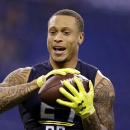 Green Bay Packers Rookie Josh Jones Holds Autograph Signing