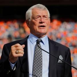 Former NFL Coach Dan Reeves Speaks at South Carolina Football Hall of Fame Legends Series