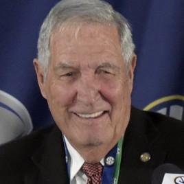 College Football Hall of Famer Gene Stallings Keynotes Breakfast of Champions Banquet