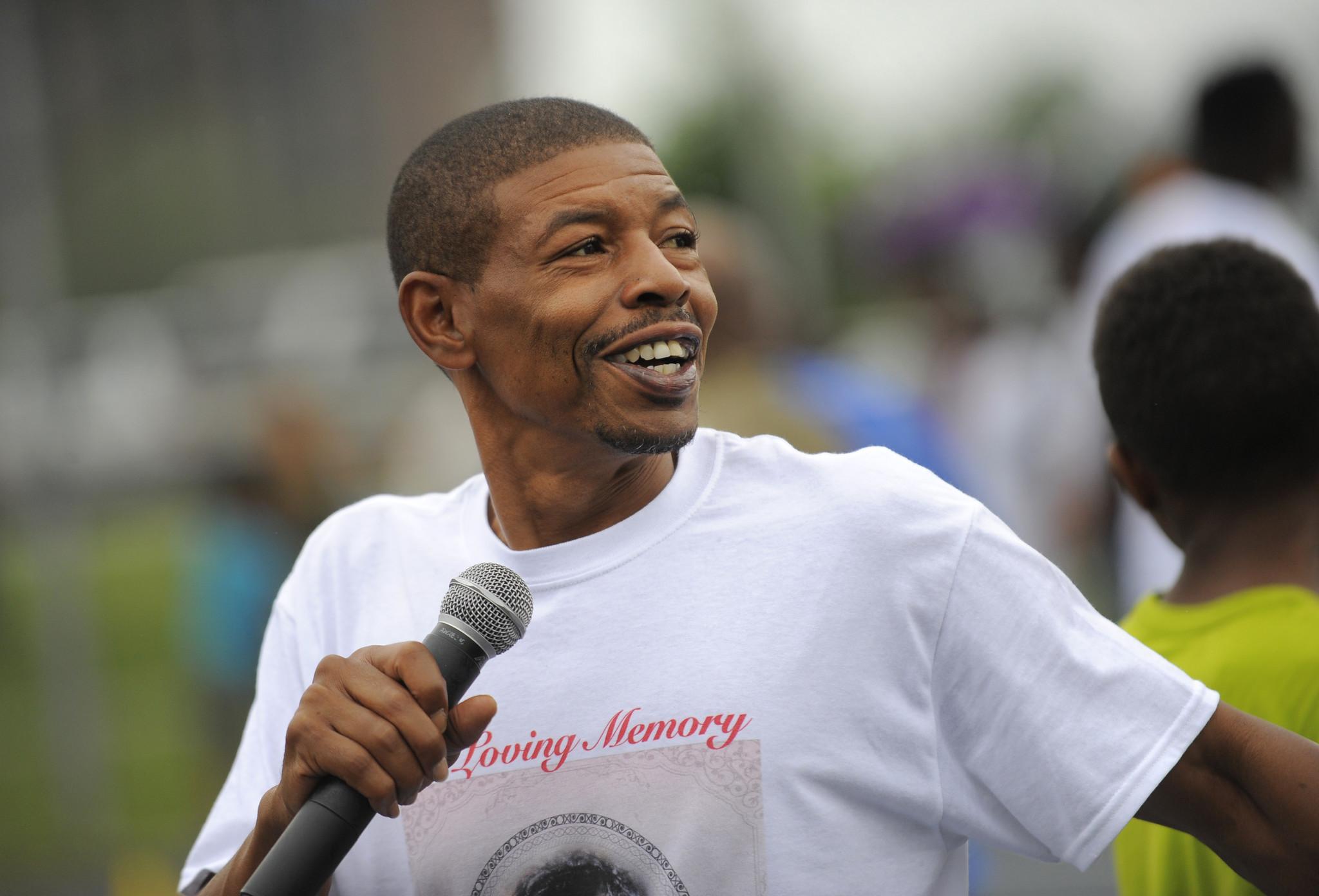 NBA Legend Muggsy Bogues Speaks to Kids at Diabetes Awareness Event