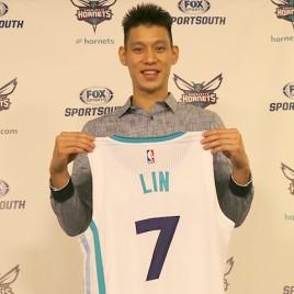 Jeremy Lin Makes Autograph Appearance at Charlotte Hornets Open House
