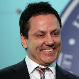Hockey Hall of Famer Doug Gilmour Speaks at University of Saskatchewan Alumni Luncheon