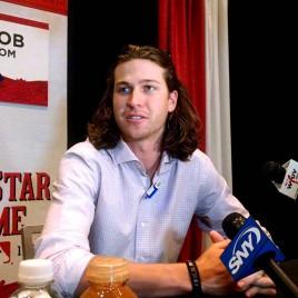 New York Mets Ace Jacob deGrom Appears at New York Autograph Signing in April