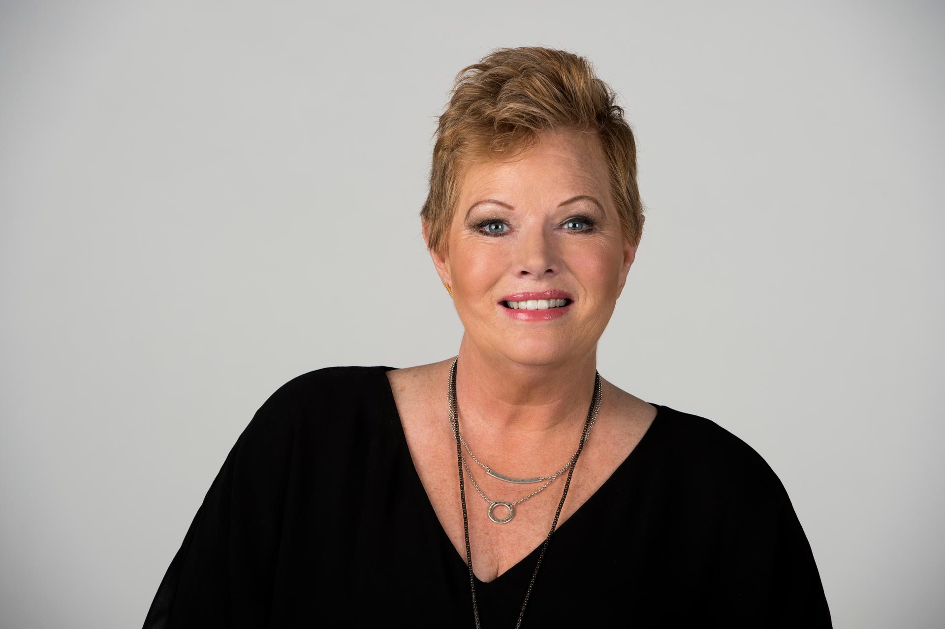 Shelley Smith - Professional Sports Motivational Speaker