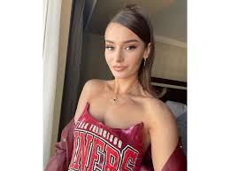 Kristin Juszczyk - Professional Sports Motivational Speaker