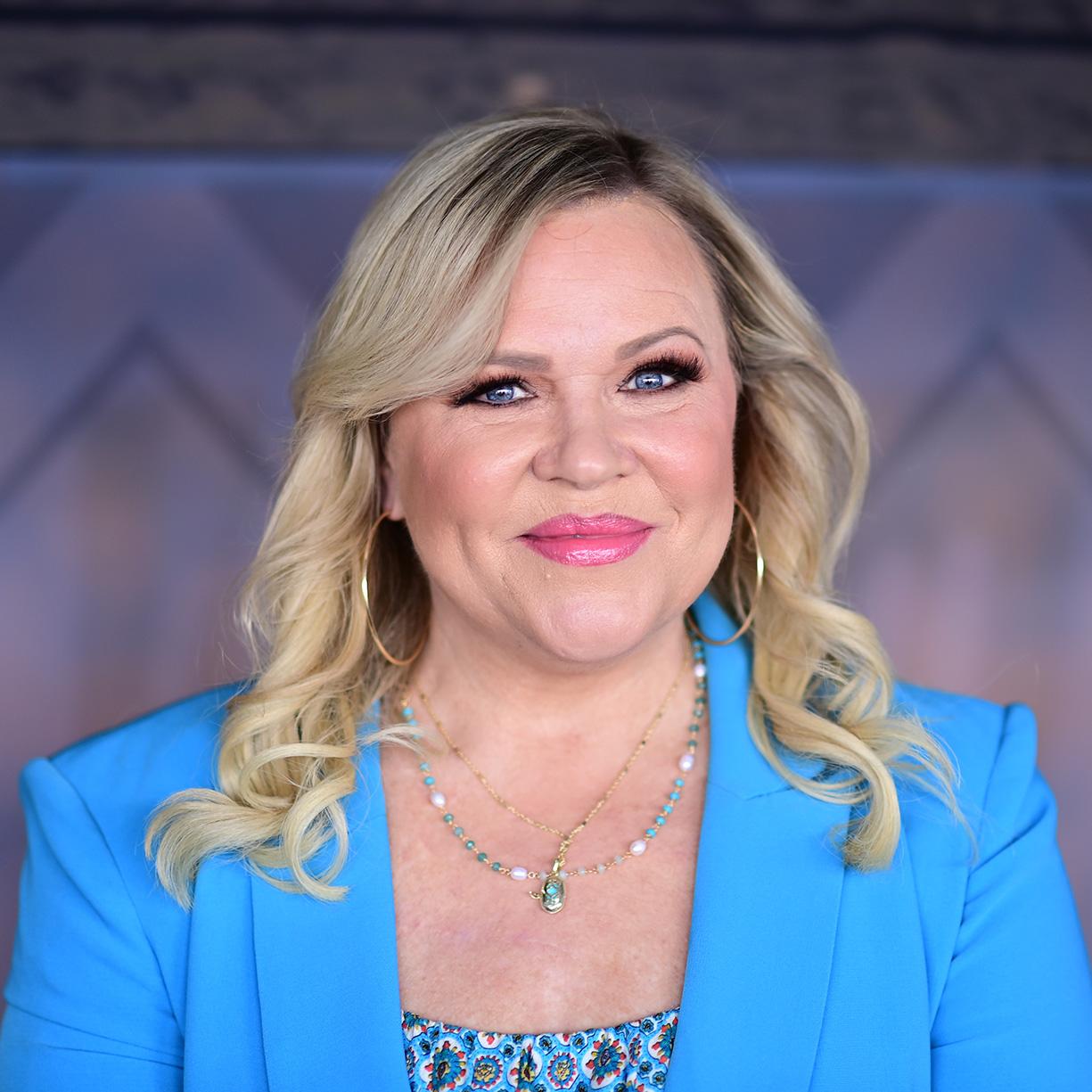 Holly Rowe - Professional Sports Motivational Speaker