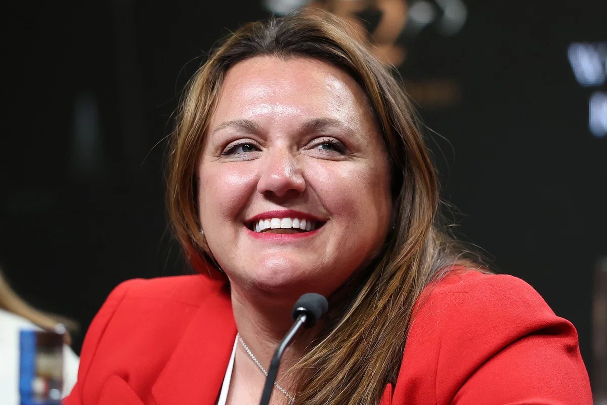 Cherie DeVaux - Motivational Sports Speaker