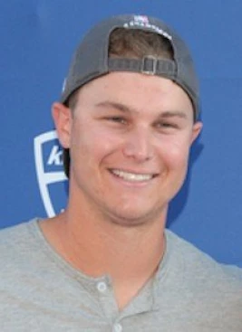 Joc Pederson receives his ring but Giants can't claim their prize