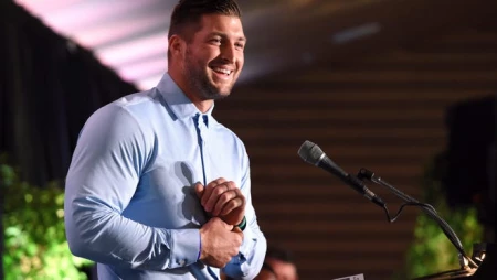 Tim Tebow will be keynote speaker at 19th Vero Beach prayer breakfast