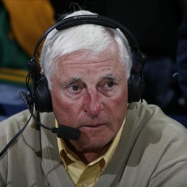 Legendary Basketball Coach Bob Knight Signs Autographs at Midwest ...