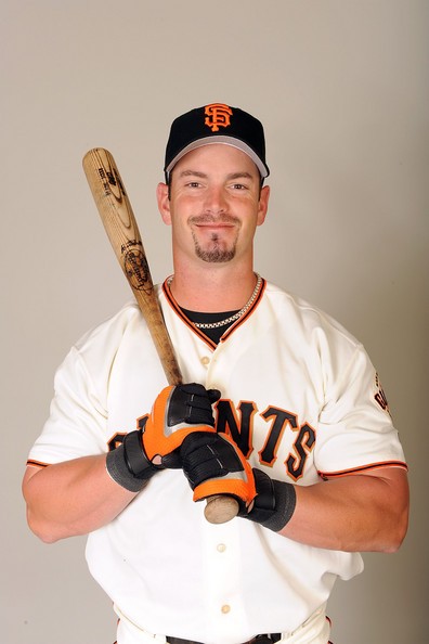 Aaron Rowand signs with the Giants