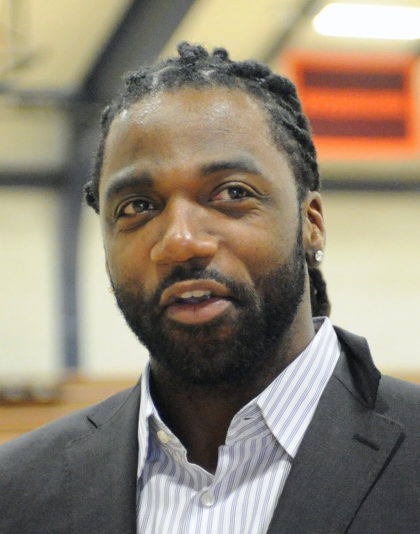 The Eagle wide receiver Donte Stallworth is all smiles as he comes