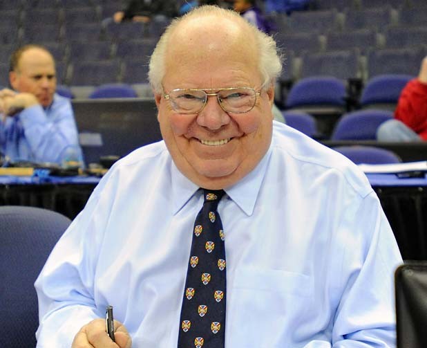 A Graceful Exit: Verne Lundquist & CBS are handling vet's football  departure with class – New York Daily News