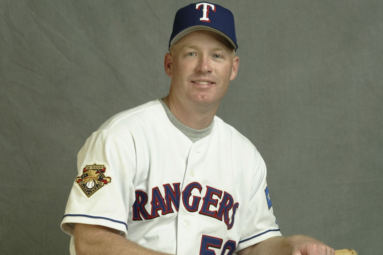 Former Texas Ranger Juan Gonzalez will receive his Rangers Hall of Fame  jacket Friday